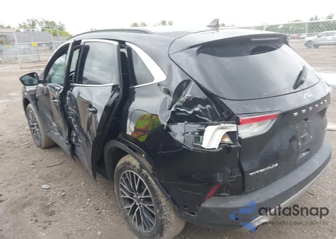 2021 Ford Escape Titanium Plug-In Hybrid z USA, uszkodzony, nr VIN 1FMCU0LZ5MUA67361